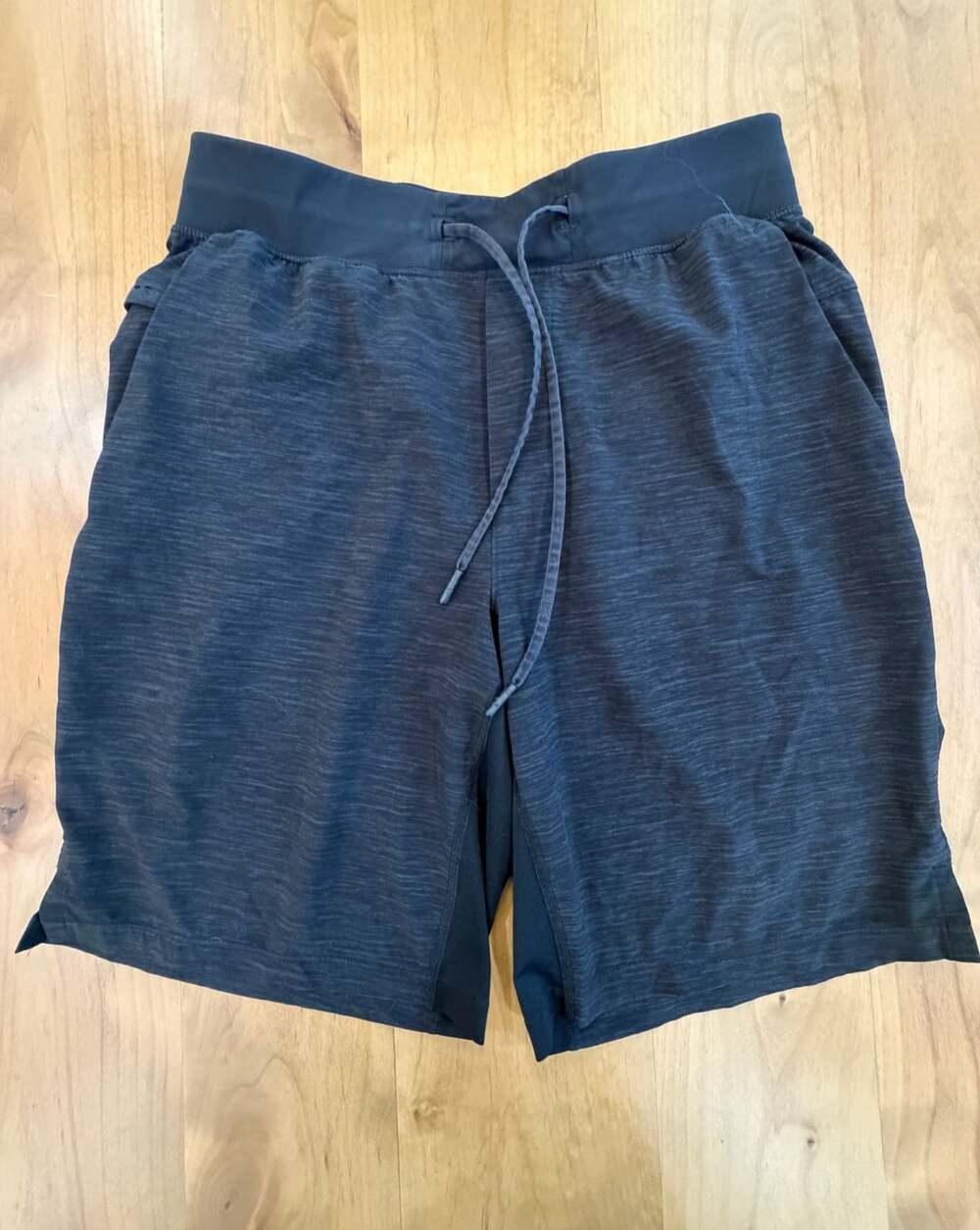 Lululemon T.H.E. Shorts Black Heather Athletic Gym Workout Medium (Flaw)